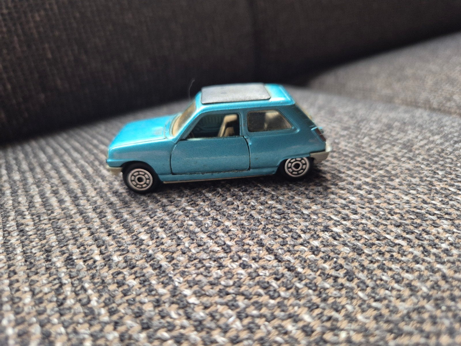 Norev Renault 5 uit 1972 - Lichtblauw schaalmodel, Hobby en Vrije tijd, Modelauto's | 1:43, Ophalen of Verzenden, Zo goed als nieuw