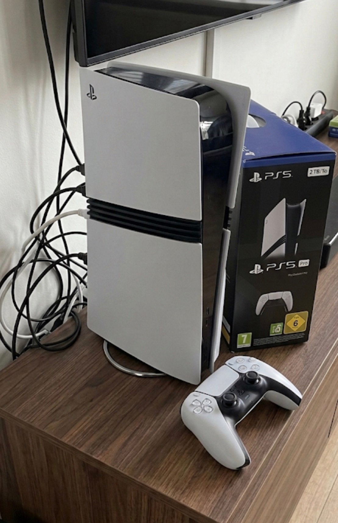 playstation 5 pro nieuw met doos, Spelcomputers en Games, Spelcomputers | Sony PlayStation 5, Ophalen of Verzenden, Zo goed als nieuw
