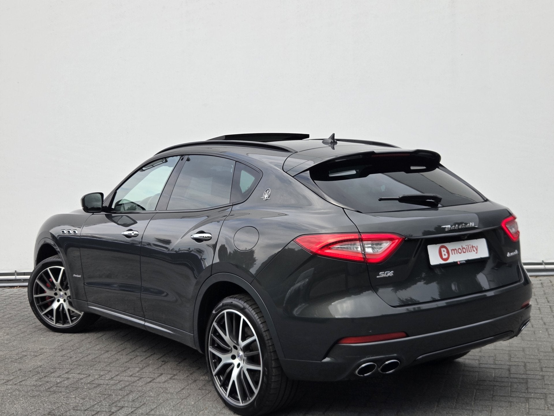 Maserati Levante 3.0 V6 SQ4 AWD GranLusso "Verde Ossido" Pan, 430 pk, Gebruikt, Euro 6, 138 €/maand