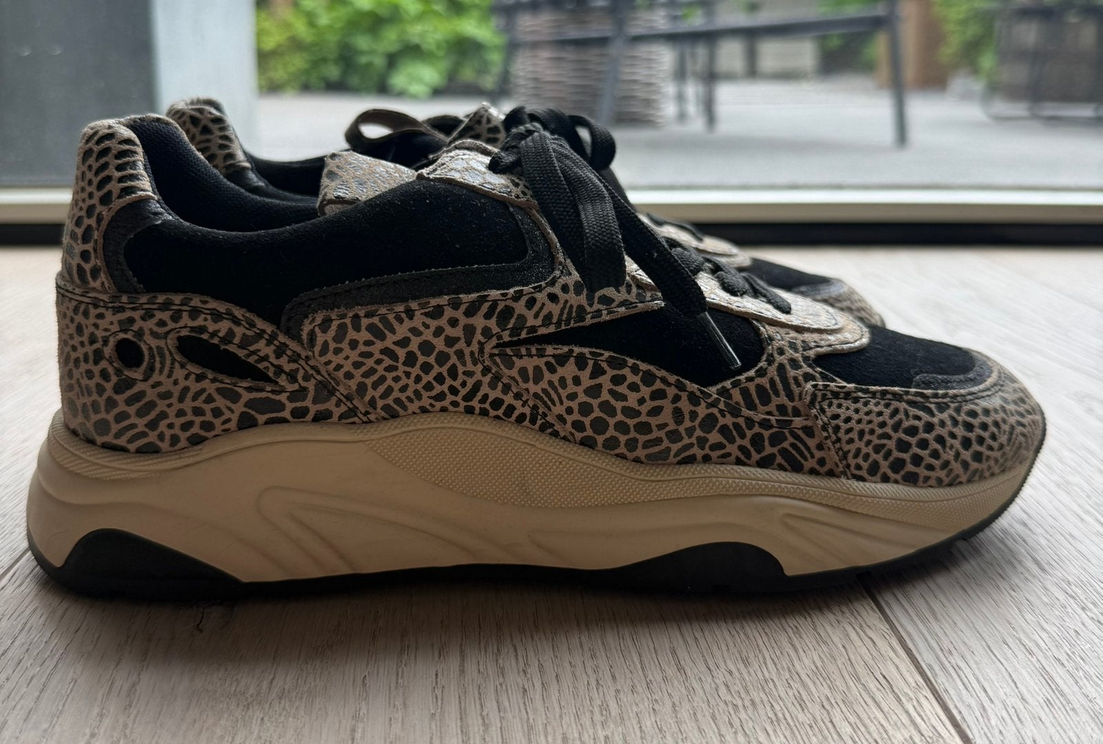 Juul & Belle dames sneakers maat 40, Wit, Ophalen of Verzenden, Sneakers of Gympen, Zo goed als nieuw