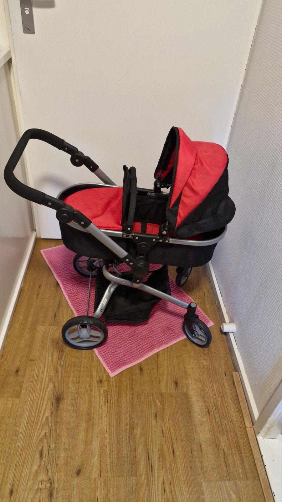 Poppenwagen meisje zwart/roze, Ophalen, Zo goed als nieuw, Babypop