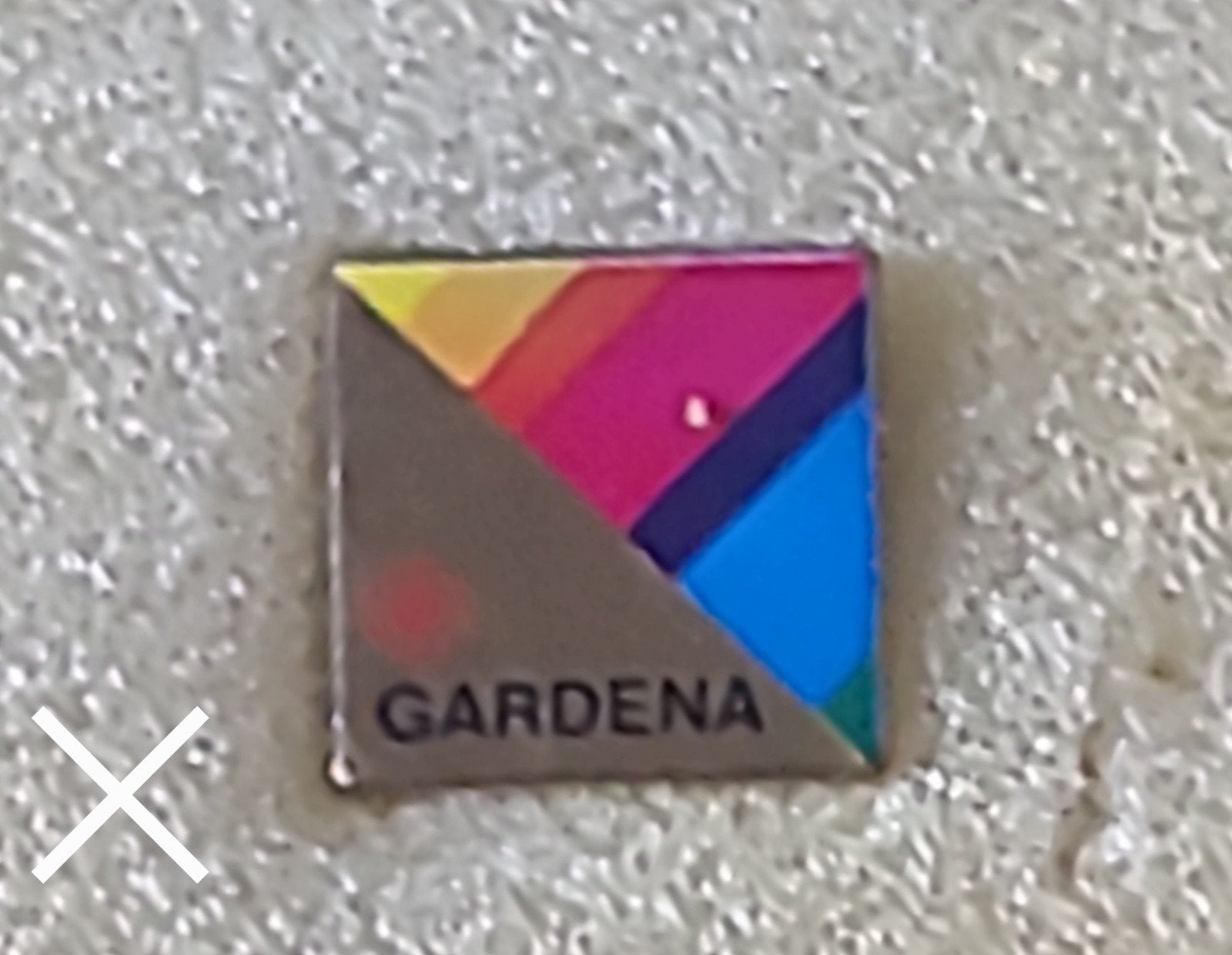 Vintage Gardena Pin - Kleurrijk Logo Speldje, Verzenden