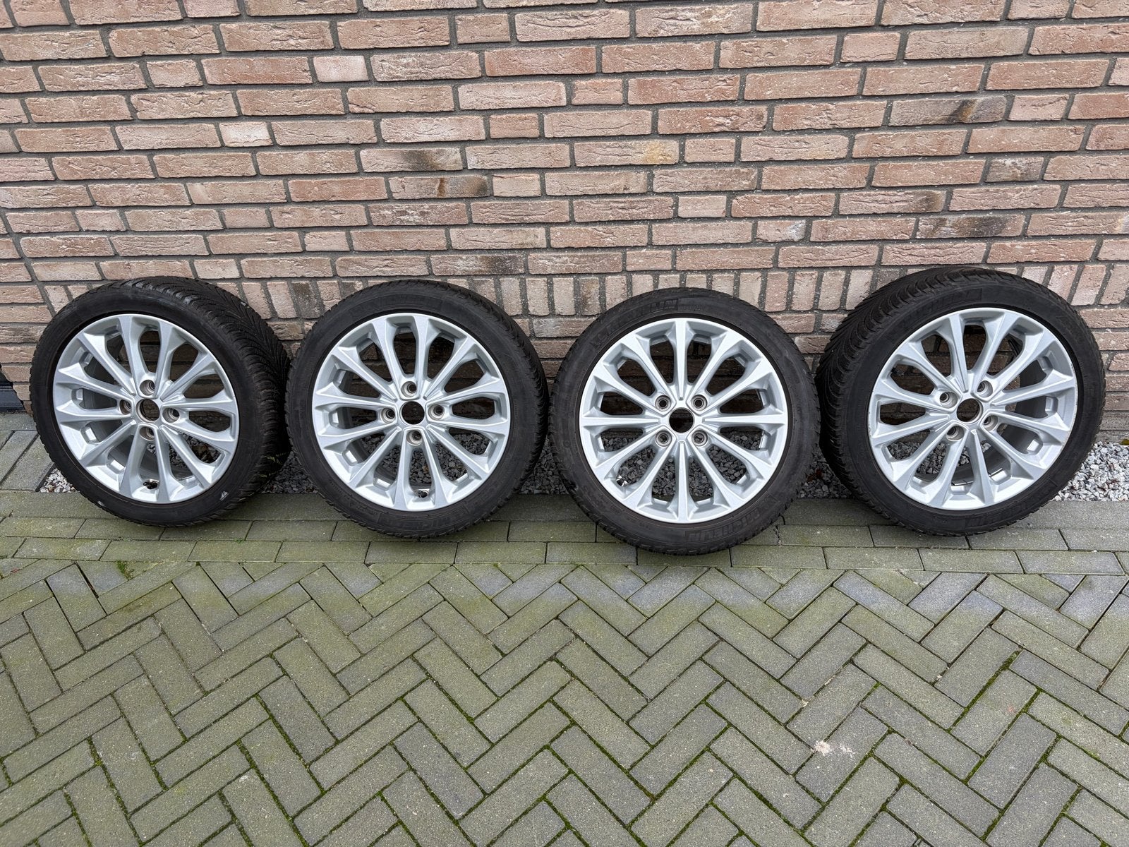 Ford Fiesta 16 inch velgen met Michelin winterbanden, Gebruikt, 16 inch, Banden en Velgen, Winterbanden