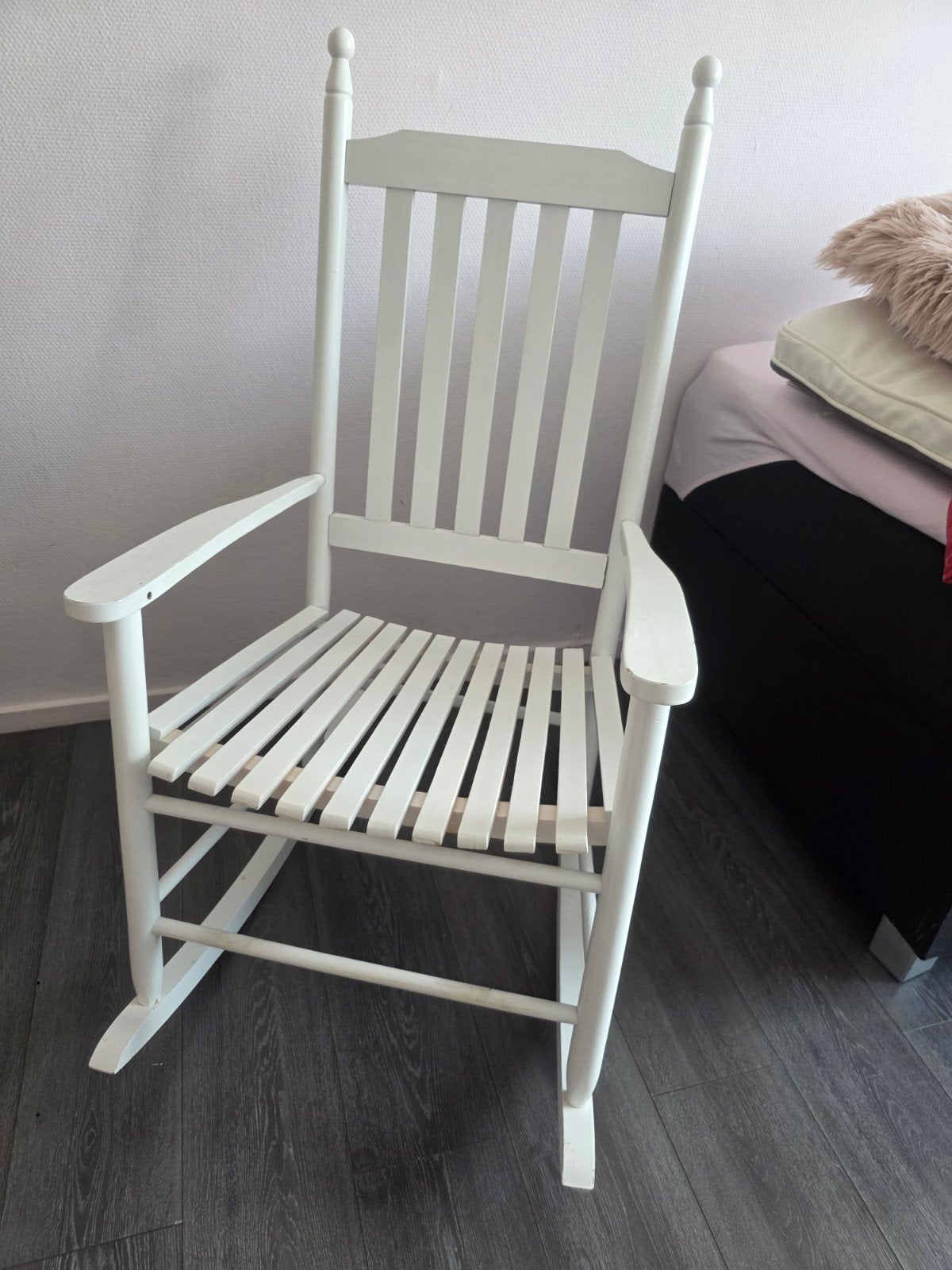 Witte schommelstoel, Ophalen, Wit, Zo goed als nieuw, Klassiek, Tijdloos