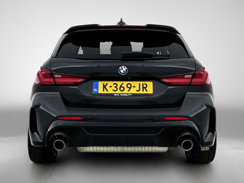 BMW 1-serie M135i xDrive High Executive Edition | Navi | Cli, Auto's, BMW, 1998 cc, 15 km/l, Gebruikt, Euro 6