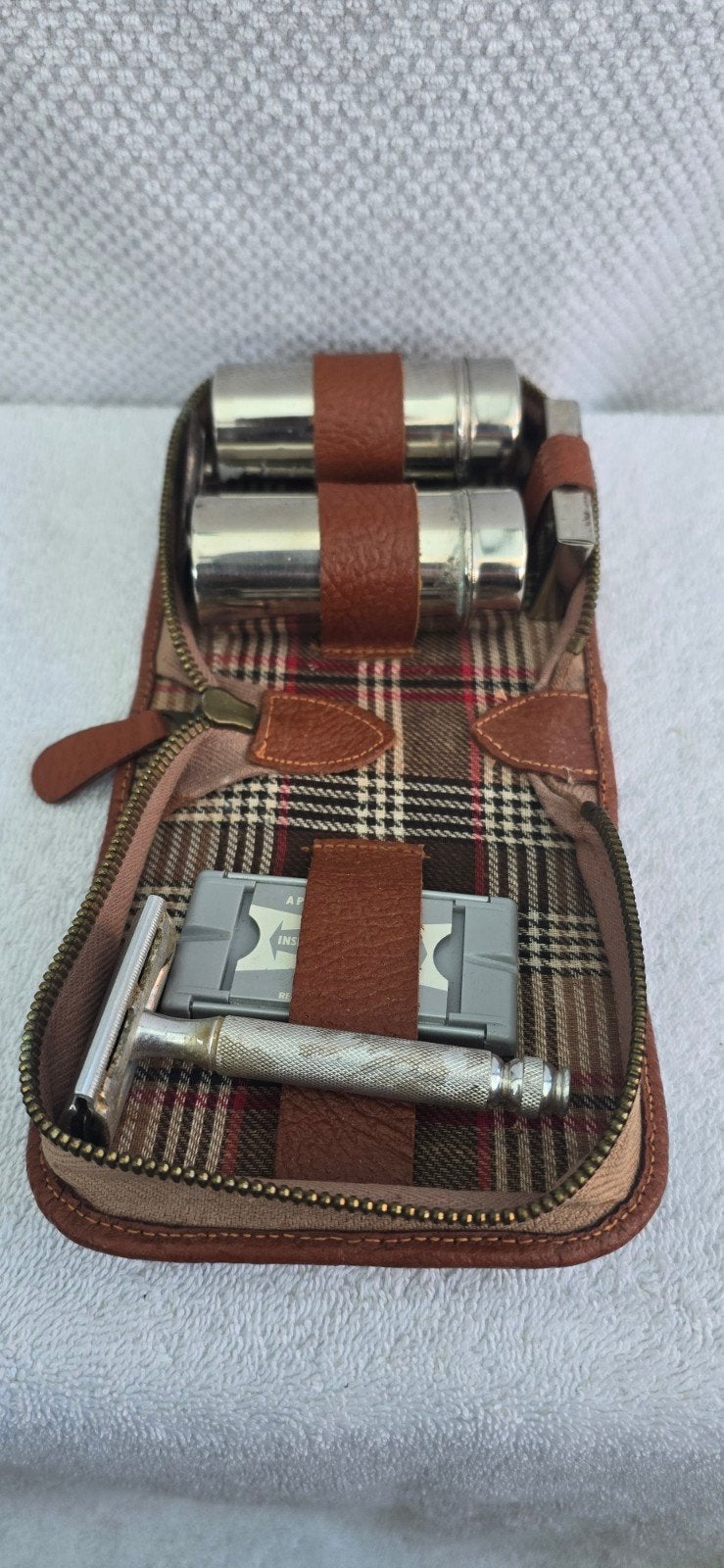 Vintage heren scheerset in leren etui met krabbertjes & acce, Ophalen of Verzenden, Gebruikt, Bruin, Heer