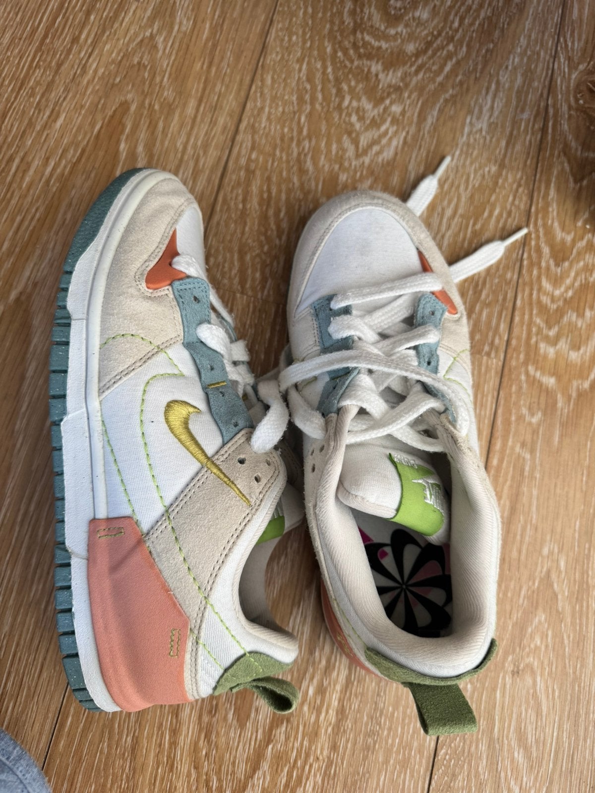 Nike dunk met kleurtjes, Overige kleuren, Ophalen of Verzenden, Sneakers of Gympen, Zo goed als nieuw