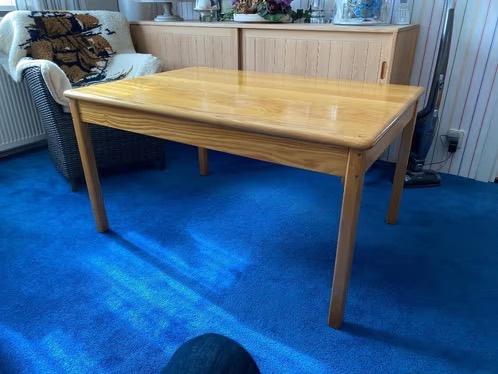 Te koop (kinder) tafel, Kinderen en Baby's, Kinderkamer | Tafels en Stoelen, Ophalen, Tafel(s)