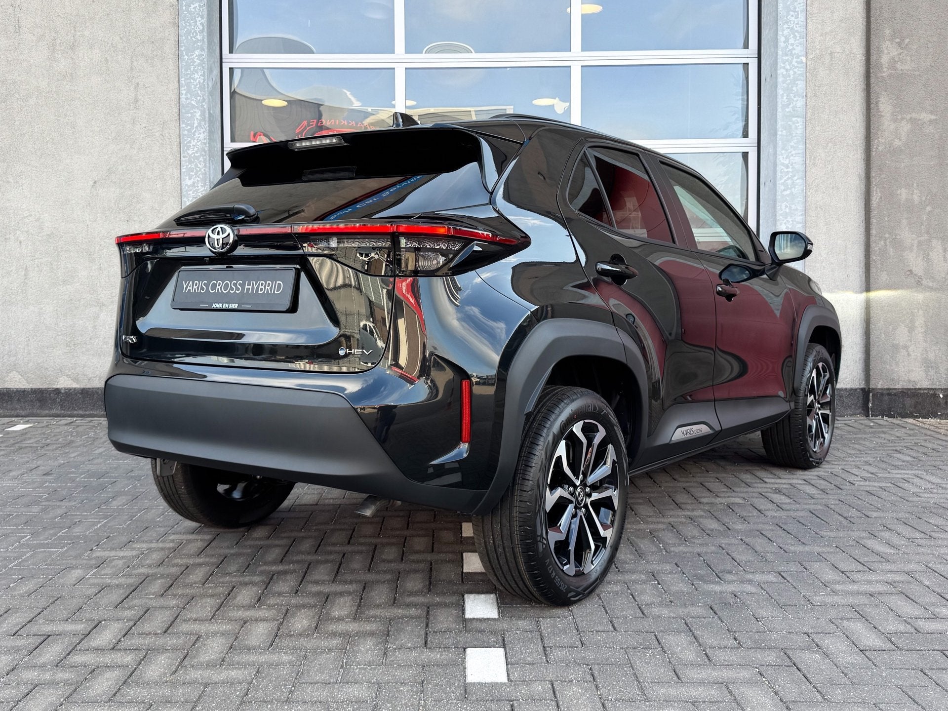 Toyota Yaris Cross 1.5 Hybrid 130 Dynamic|Apple CarPlay/Andr, Zwart, 1490 cc, Bedrijf, Nieuw