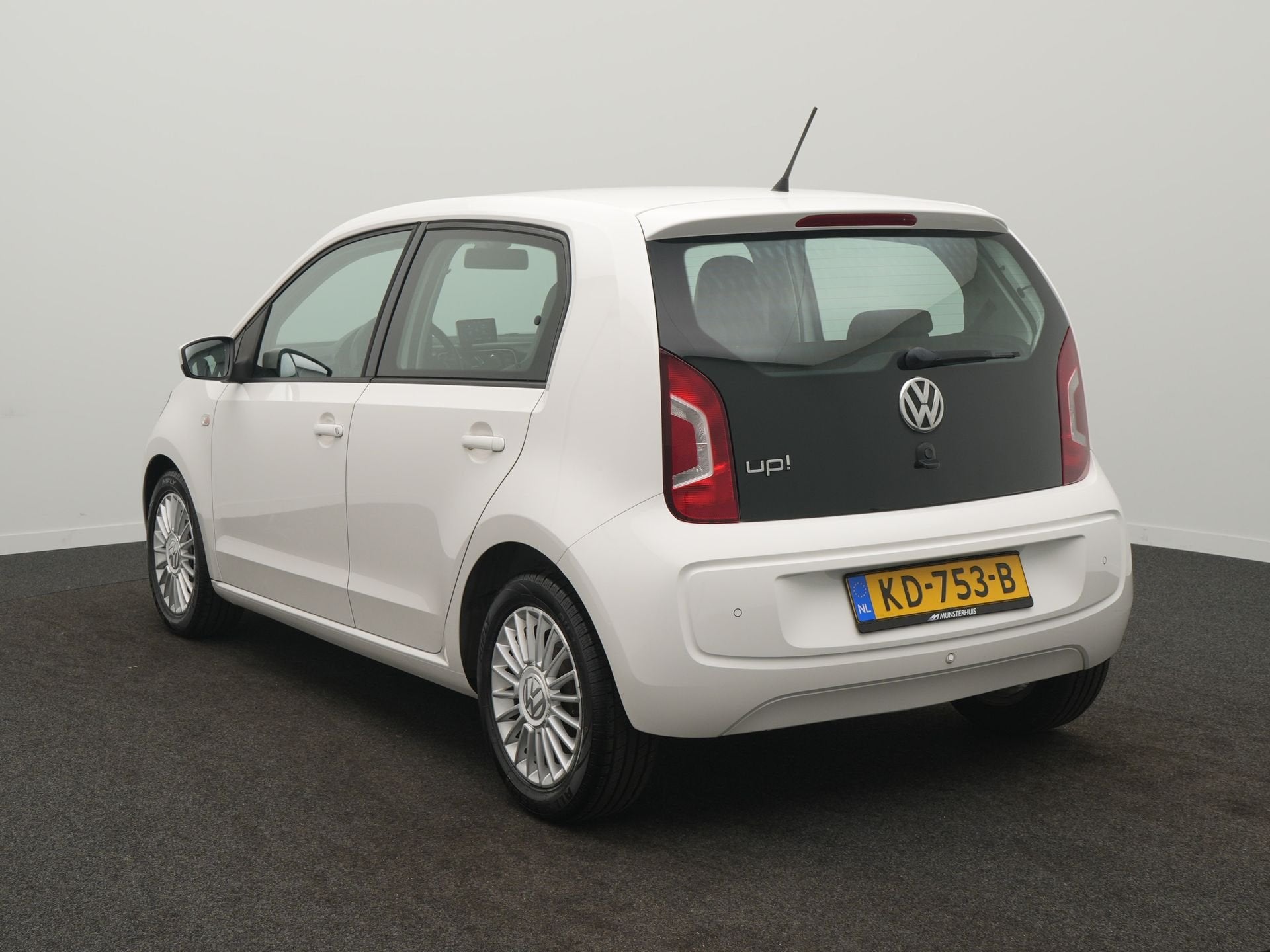 Volkswagen up! 1.0 High Up! BlueMotion - RIJKLAARPRIJS - All, Auto's, Volkswagen, Voorwielaandrijving, 12 maanden, Stof, Gebruikt