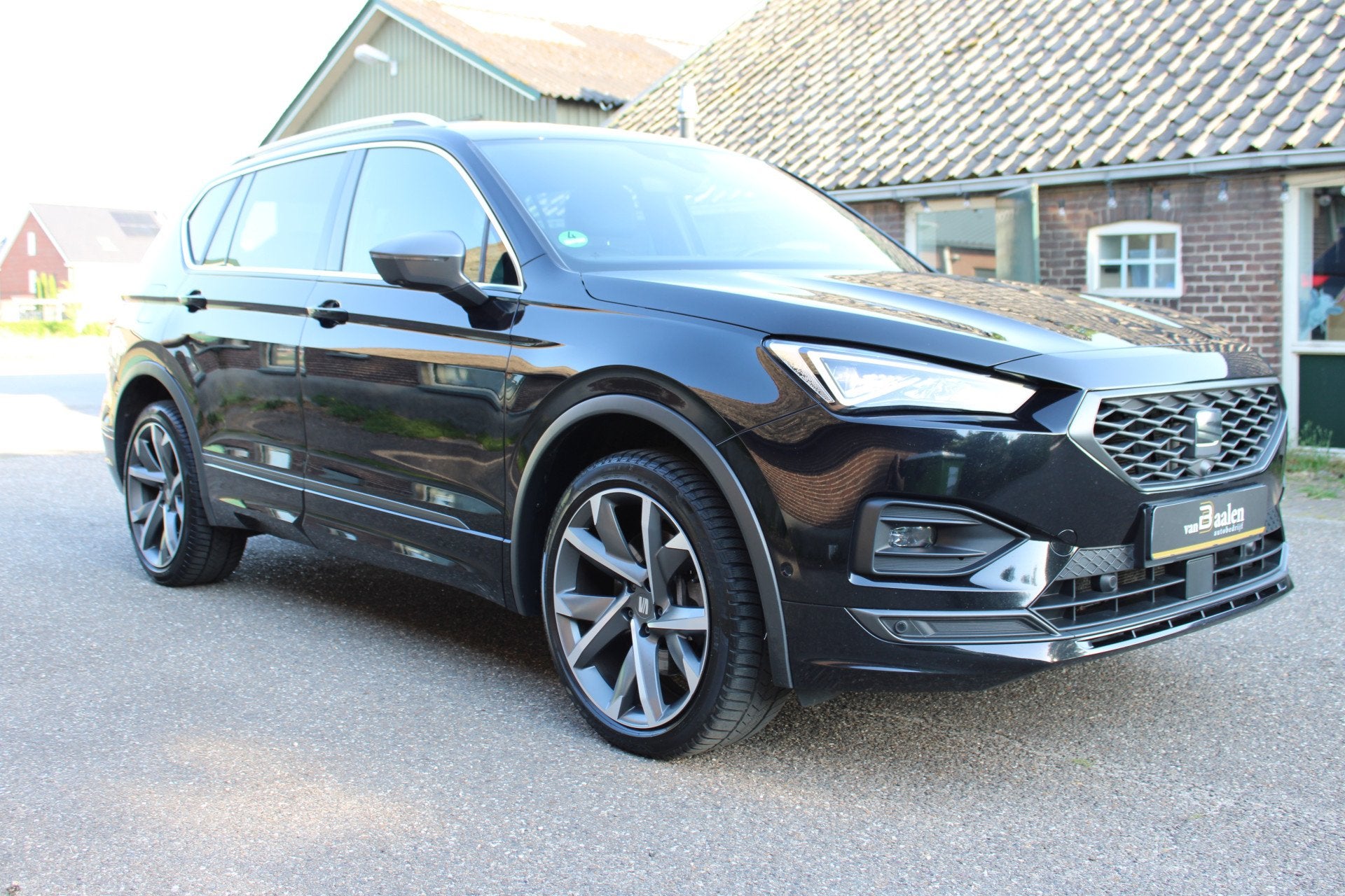 SEAT Tarraco 1.4 TSI e-Hybrid PHEV FR SOh 94,5% LEER NAVI EC, Auto's, Dealer onderhouden, 4 cilinders, 150 pk, Zwart