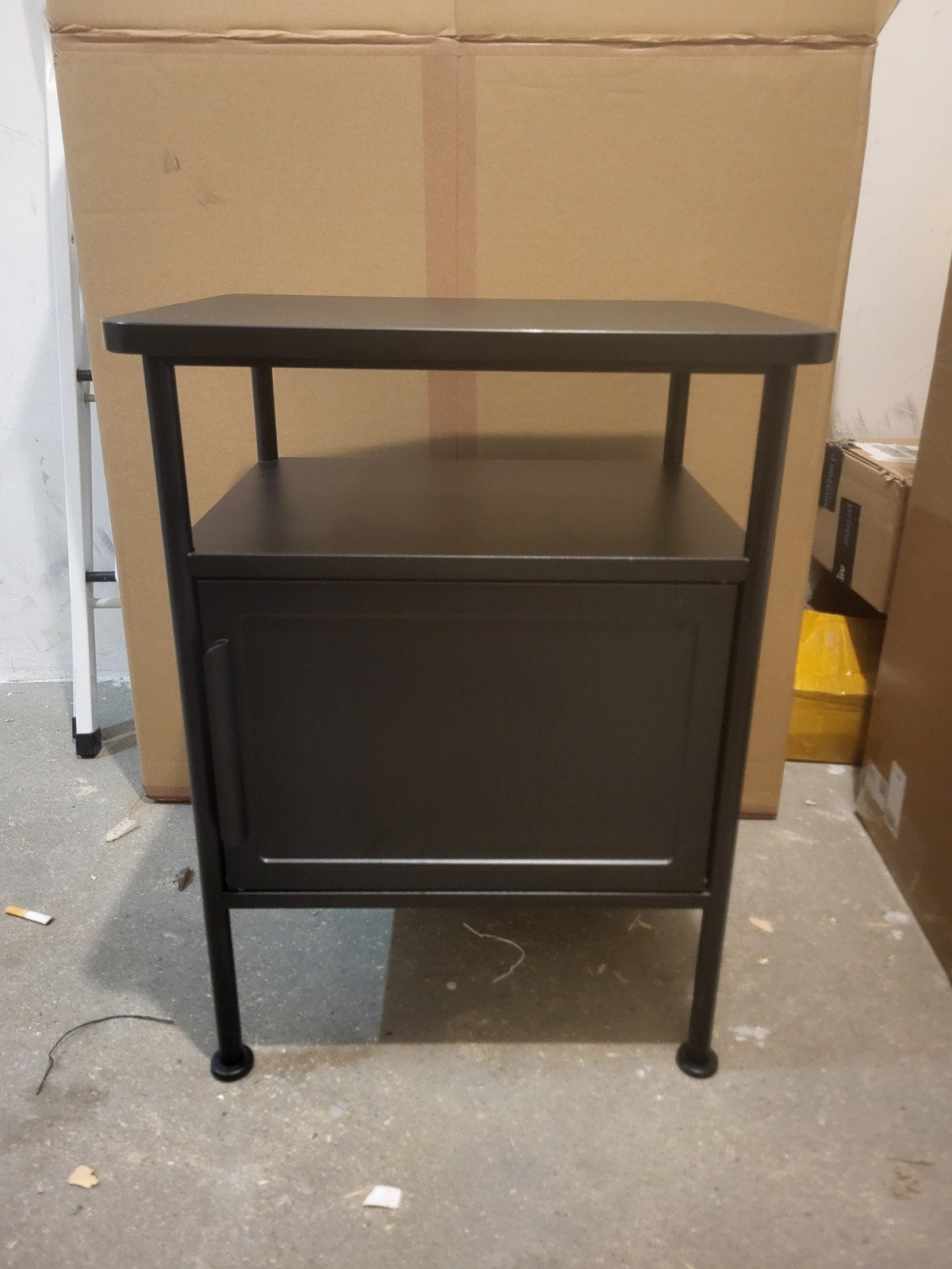 IKEA GRÅFJÄLLET Nachtkastje/Bijzettafel Zwart, Ophalen, Metaal of Aluminium, 55 tot 70 cm, Zo goed als nieuw