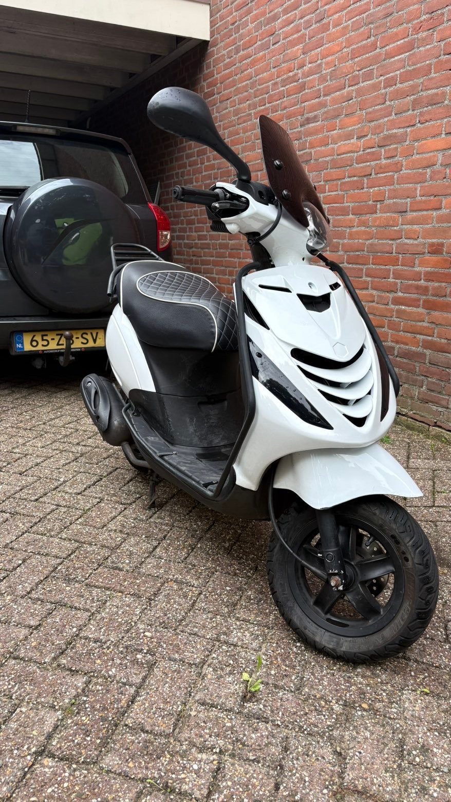 Piaggio Zip 80cc 4takt op brom, Ophalen, Zo goed als nieuw, Benzine, Zip