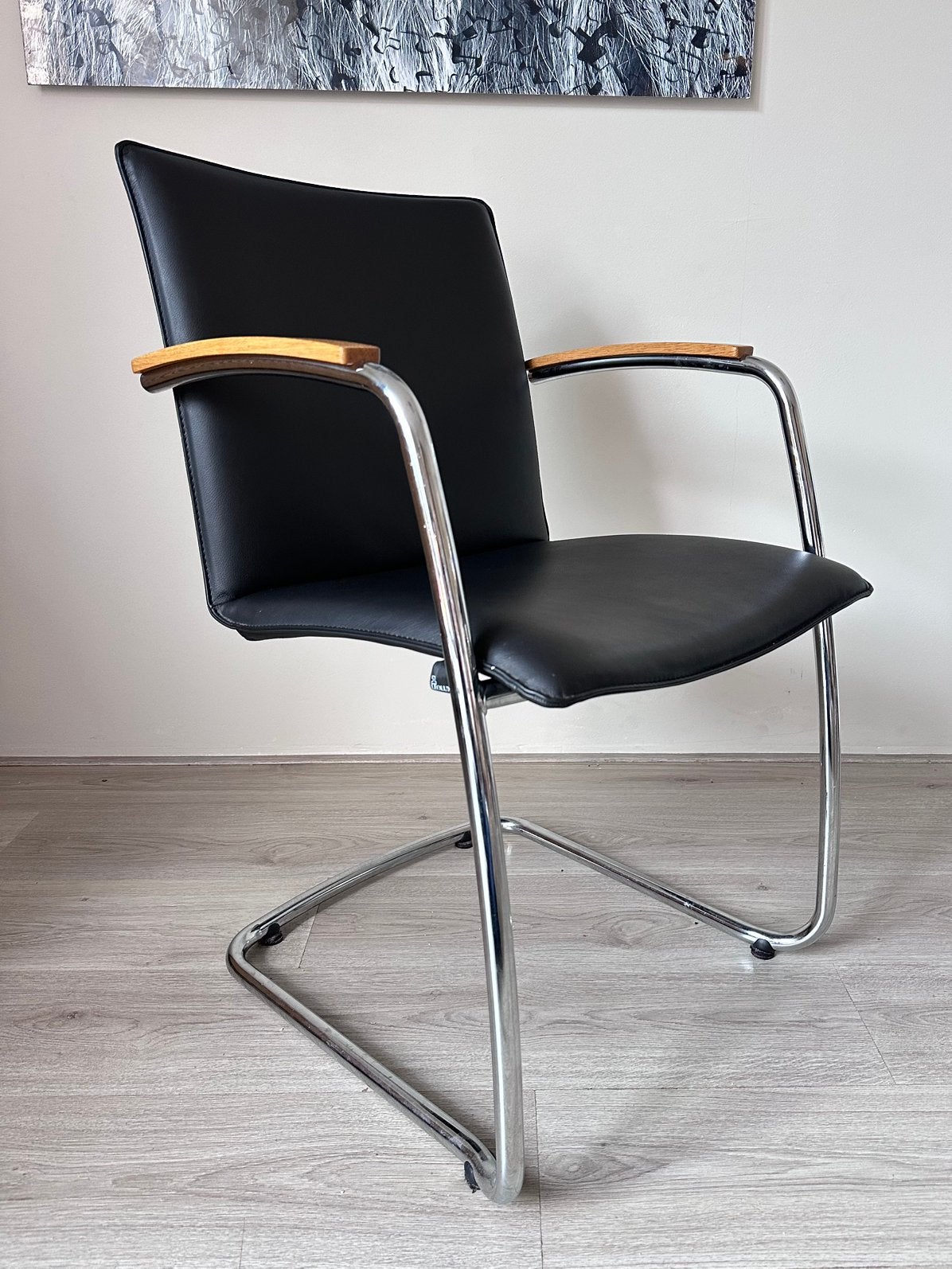 4x Leolux Freyr design eetkamerstoelen, Zwart, Leer, Ophalen of Verzenden, Zo goed als nieuw