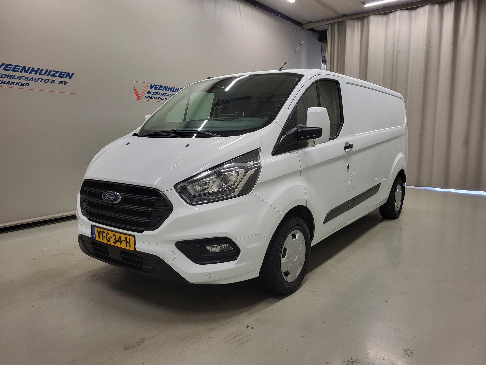 Ford Transit Custom 2.0TDCI L2/H1 Inrichting 3-Zits Euro 6!, Voorwielaandrijving, 15 km/l, Gebruikt, Euro 6
