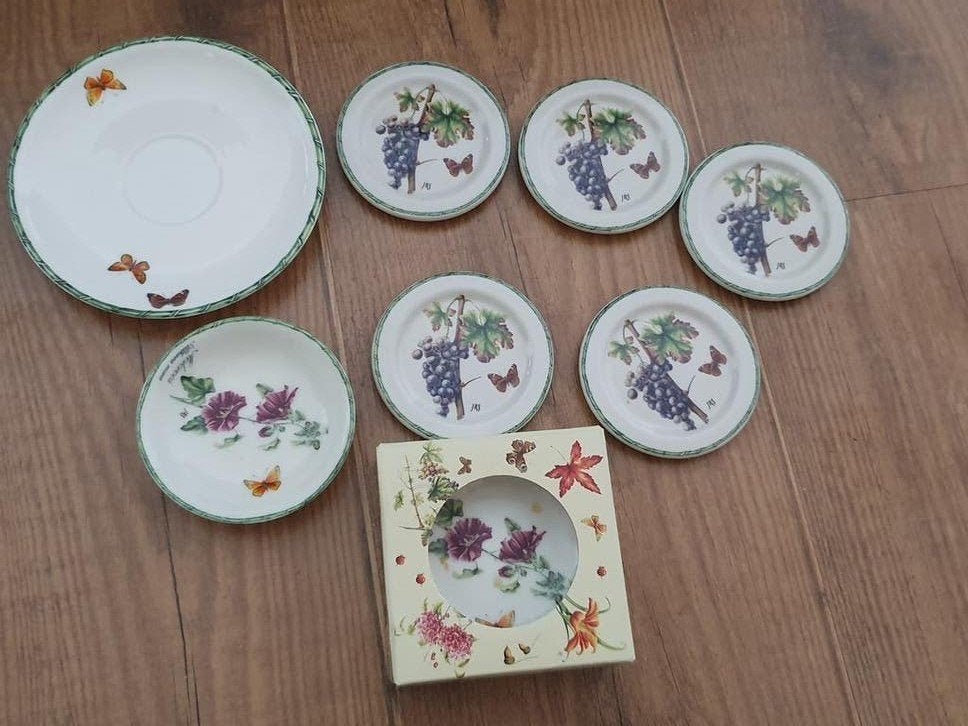 Janneke Brinkman, OKTOBER, Huis en Inrichting, Keuken | Servies, Ophalen of Verzenden, Zo goed als nieuw, Porselein, Overige stijlen