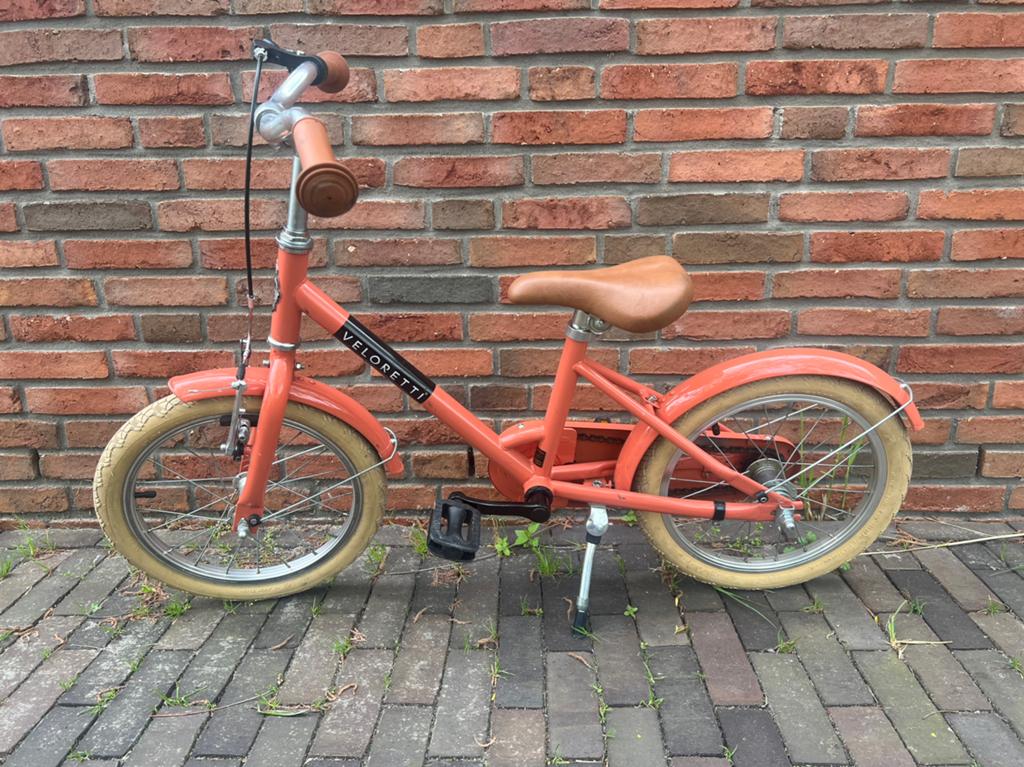Veloretti maxi kinderfiets in kleur blazing salmon, Ophalen, Gebruikt, Terugtraprem, 16 tot 20 inch