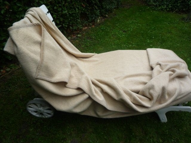 Hele grote beige Dralon deken 250 x 250 cm  2pers IZGS, Ophalen of Verzenden, Gebruikt