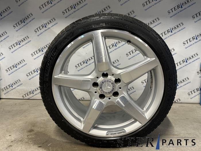 Sportvelgenset + winterbanden van een Mercedes CLS-Klasse, Gebruikt, -, -, Ophalen of Verzenden