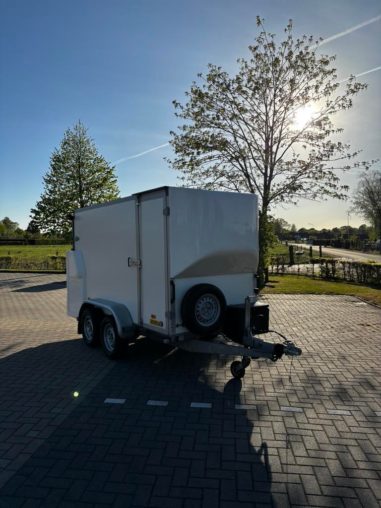 Hapert gesloten aanhanger met laadlift, Auto diversen, Aanhangers en Bagagewagens, Zo goed als nieuw, Ophalen