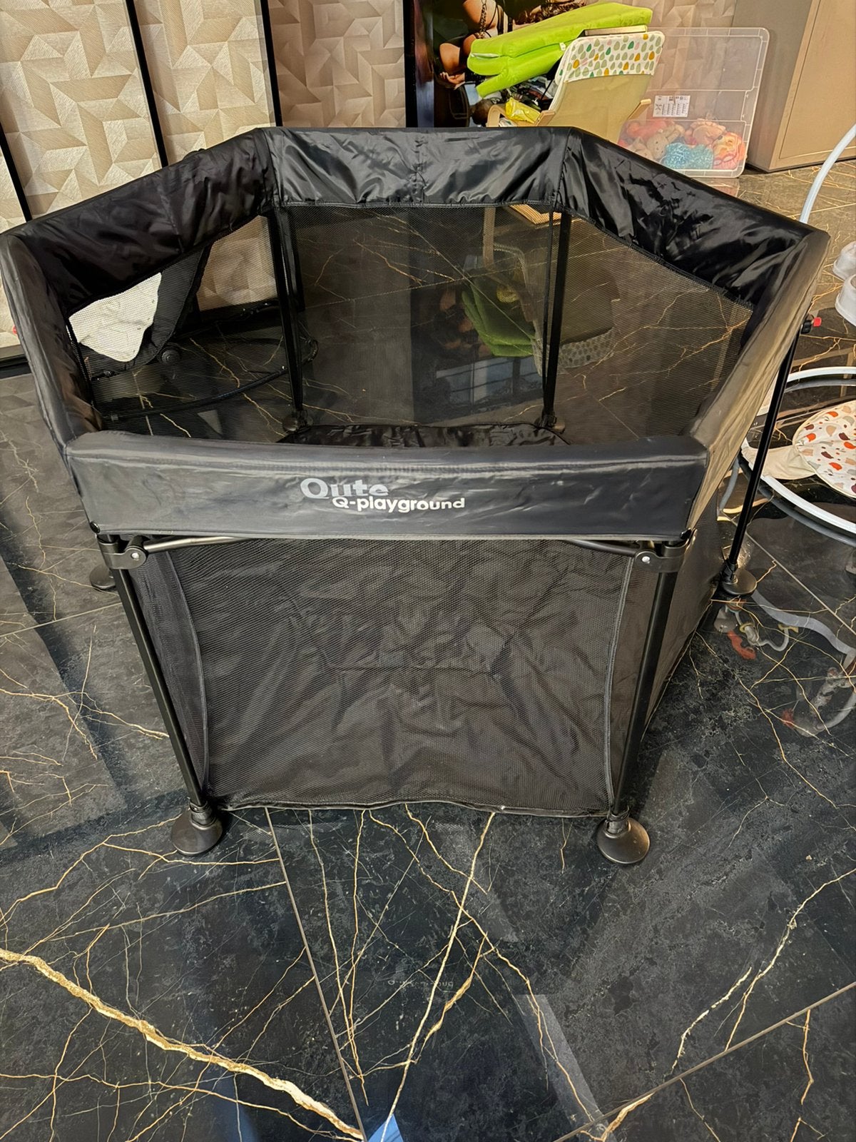 Qute reisbox Q-playground zwart, Ophalen, Zo goed als nieuw, Rond