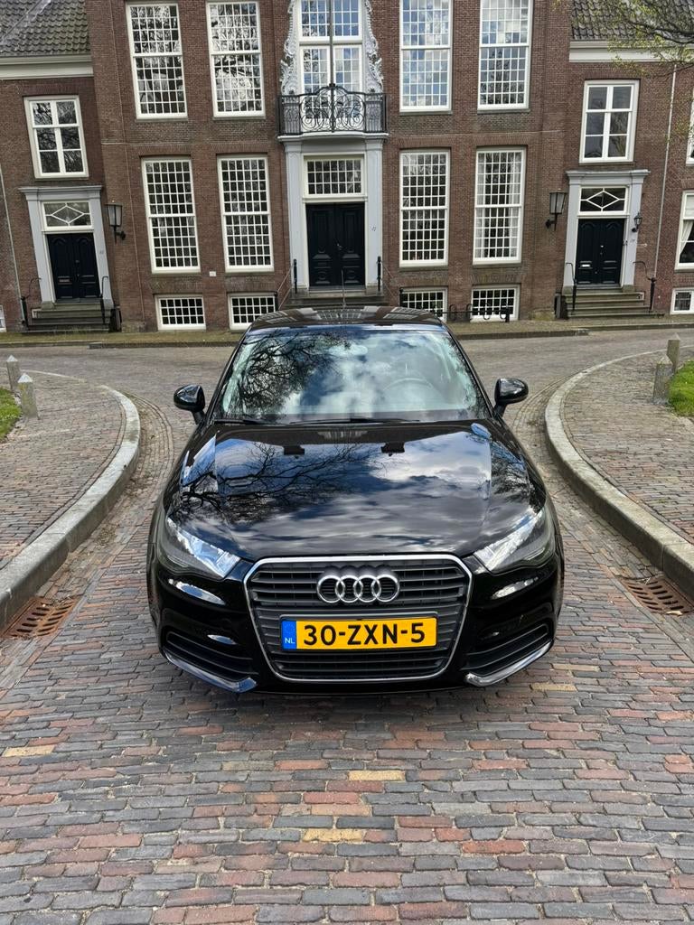Audi A1 1.2 Tfsi 63KW SB 2013 Zwart NAP, Voorwielaandrijving, 4 cilinders, Zwart, Handgeschakeld