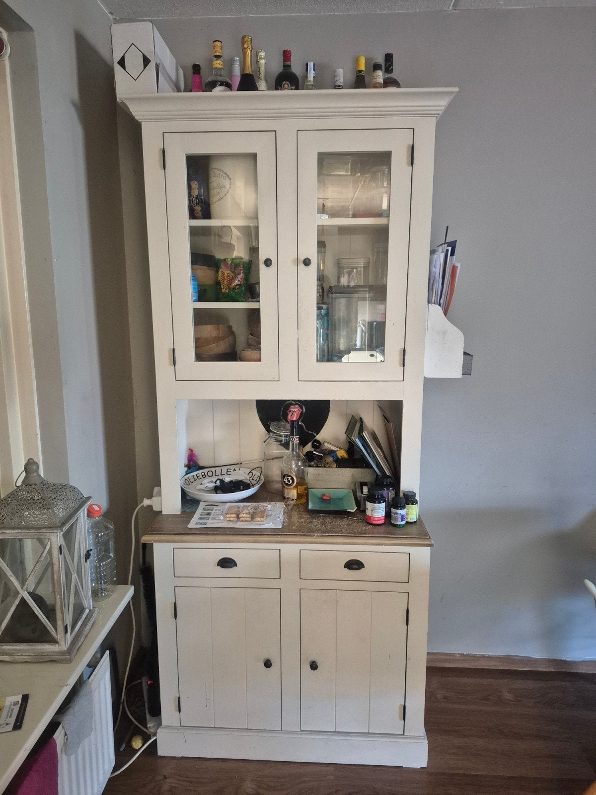Crème-wit dressoir met vitrinekast - Landelijke stijl, Huis en Inrichting, Kasten | Dressoirs, Ophalen, Gebruikt, 50 tot 100 cm