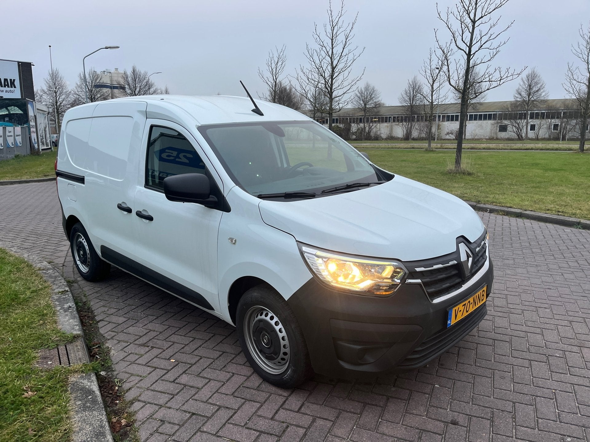Renault EXPRESS 1.3 TCe 100 Comfort, Voorwielaandrijving, 15 km/l, Gebruikt, Euro 6