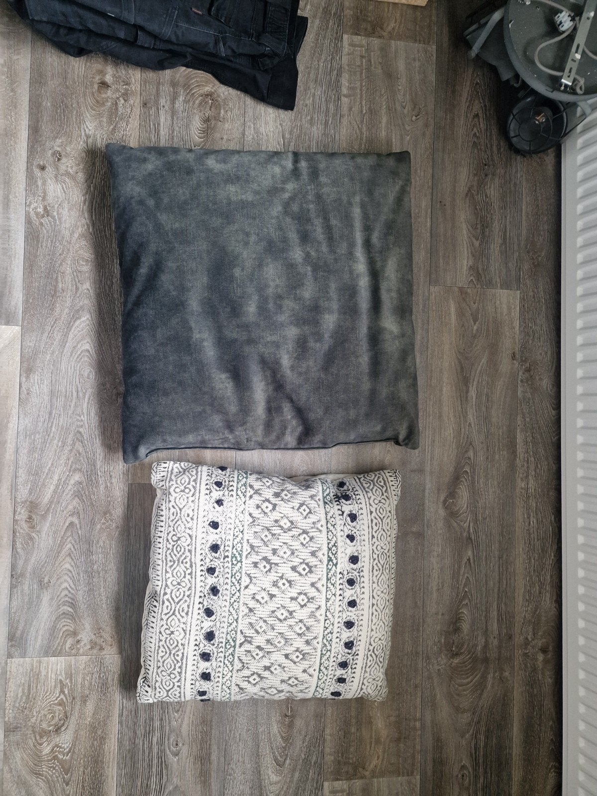 Set van 2 sierkussens  donkergoen en wit/zwart/groen patroon, Ophalen, Gebruikt, Meerkleurig, Vierkant