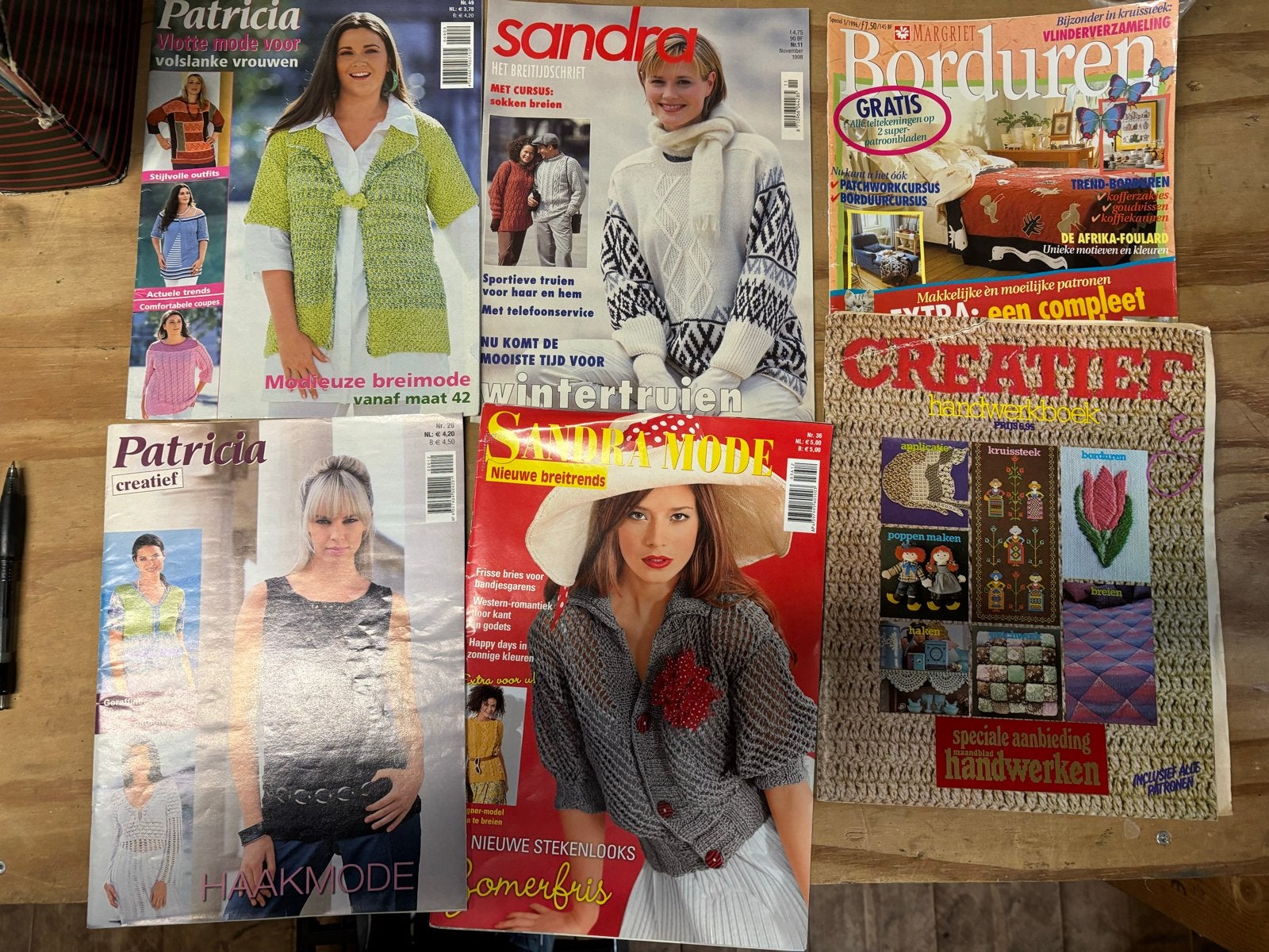 Diverse Handwerk Tijdschriften - Breien, Haken, Borduren, Hobby en Vrije tijd, Ophalen of Verzenden, Gebruikt, Breien of Haken