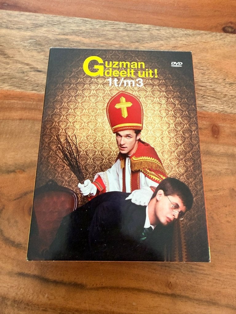 DVD Guzman deelt uit!  1 t/m 3, Alle leeftijden, Ophalen of Verzenden, Zo goed als nieuw, Stand-up of Theatershow