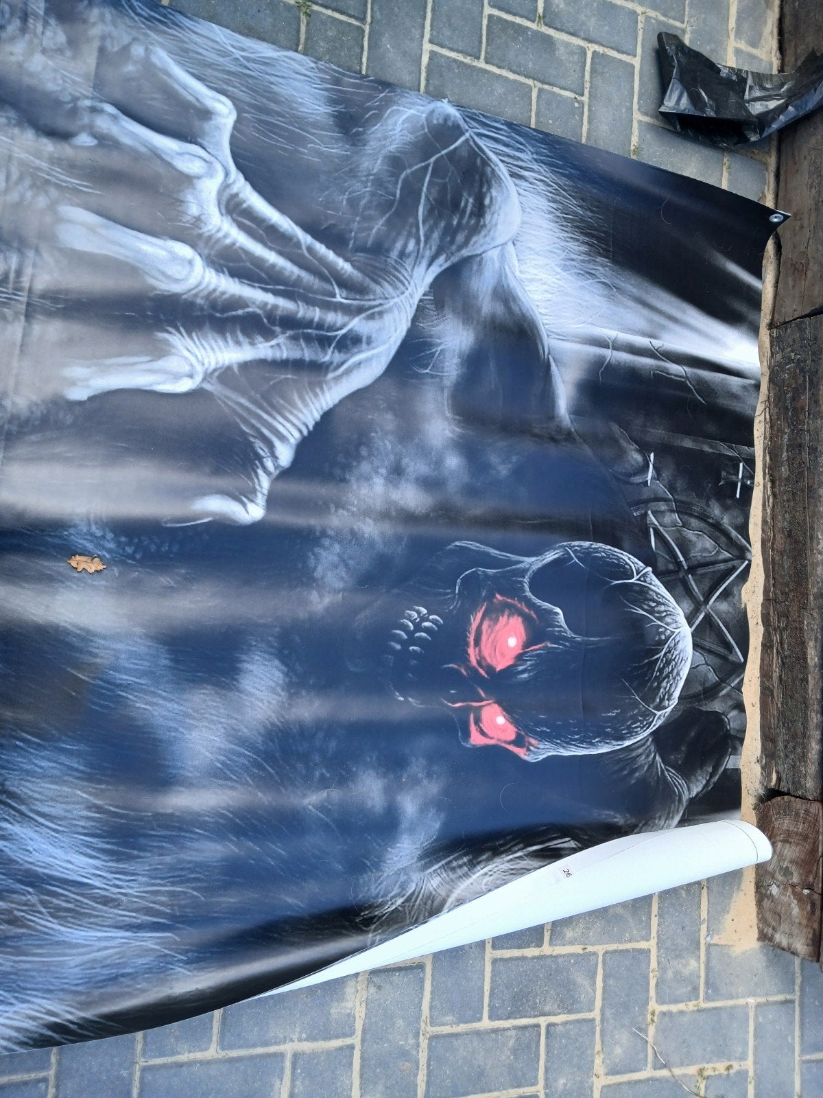 Griezelige Wanddecoratie met Schedel en Skelet Hand, Ophalen, Zo goed als nieuw, Versiering, Halloween of Griezel