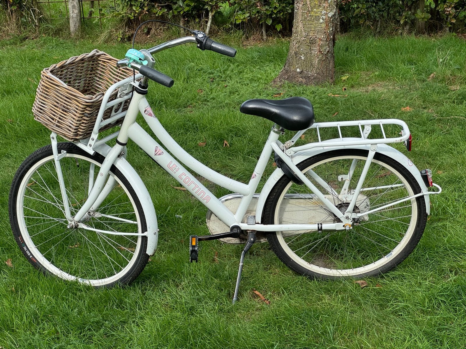 Cortina U4 Meisjesfiets 24 inch - Wit met mand, Ophalen, Terugtraprem, Versnellingen, Gebruikt