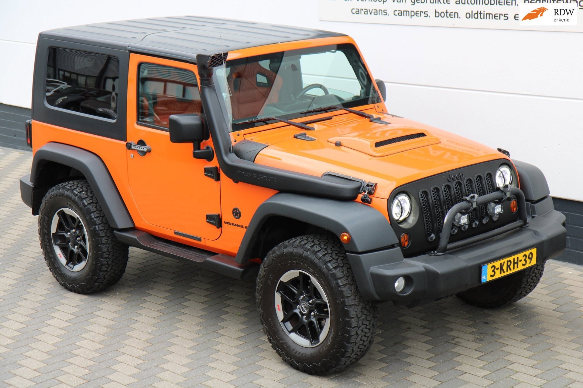 Jeep Wrangler 3.8 Sahara Carplay Trekhaak Airco Youngtimer !, 450 kg, Gebruikt, 2000 kg, 4 stoelen