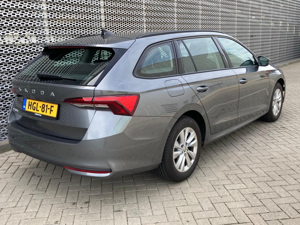 Skoda Octavia Combi 1.5 TSI Edition Virtual Cockpit/PDC/App, Voorwielaandrijving, 12 maanden, Stof, 1498 cc