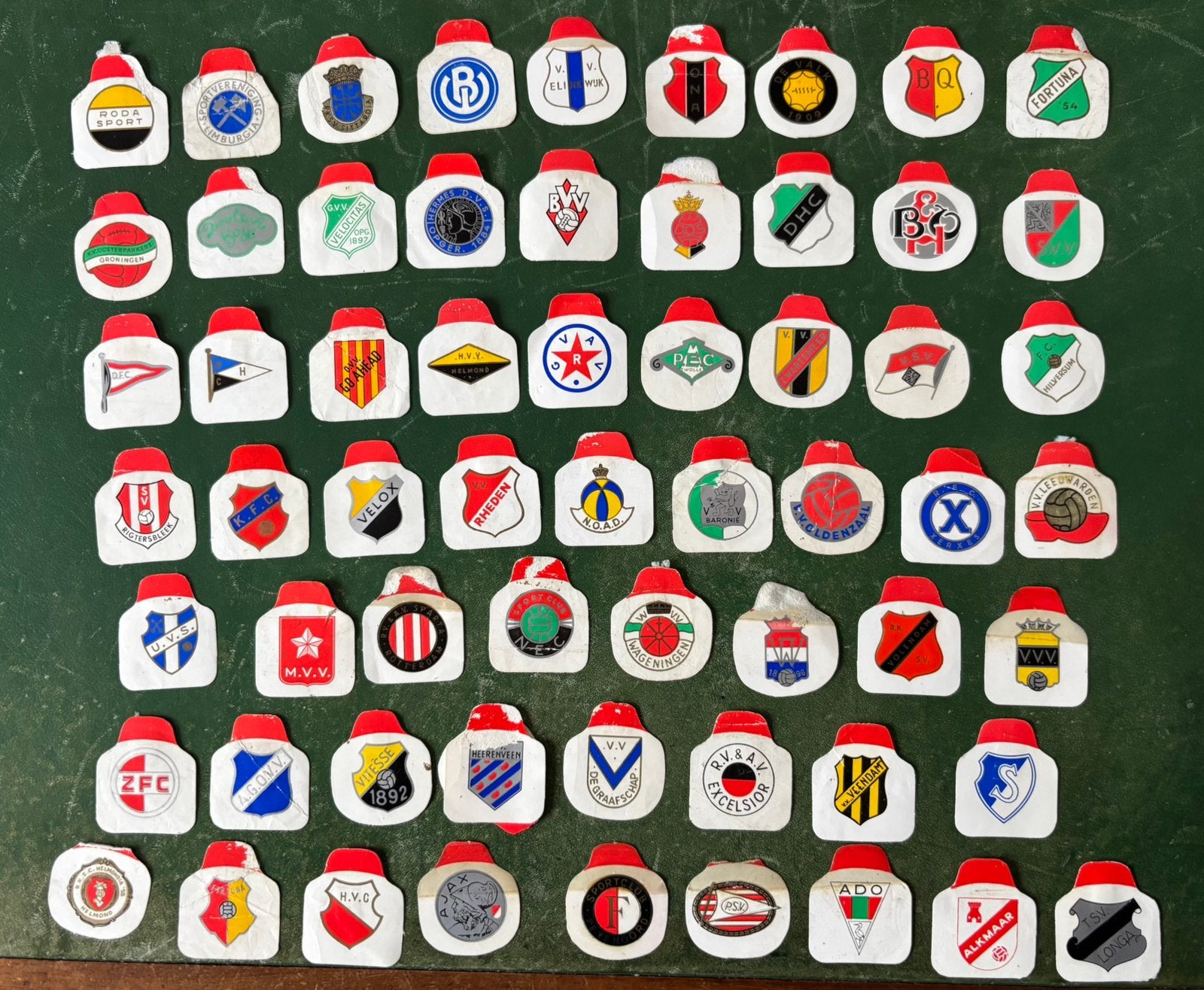 61 clubemblemen van Samson Shag 1961, Verzamelen, Sportartikelen en Voetbal, Ophalen of Verzenden, Gebruikt, Ajax