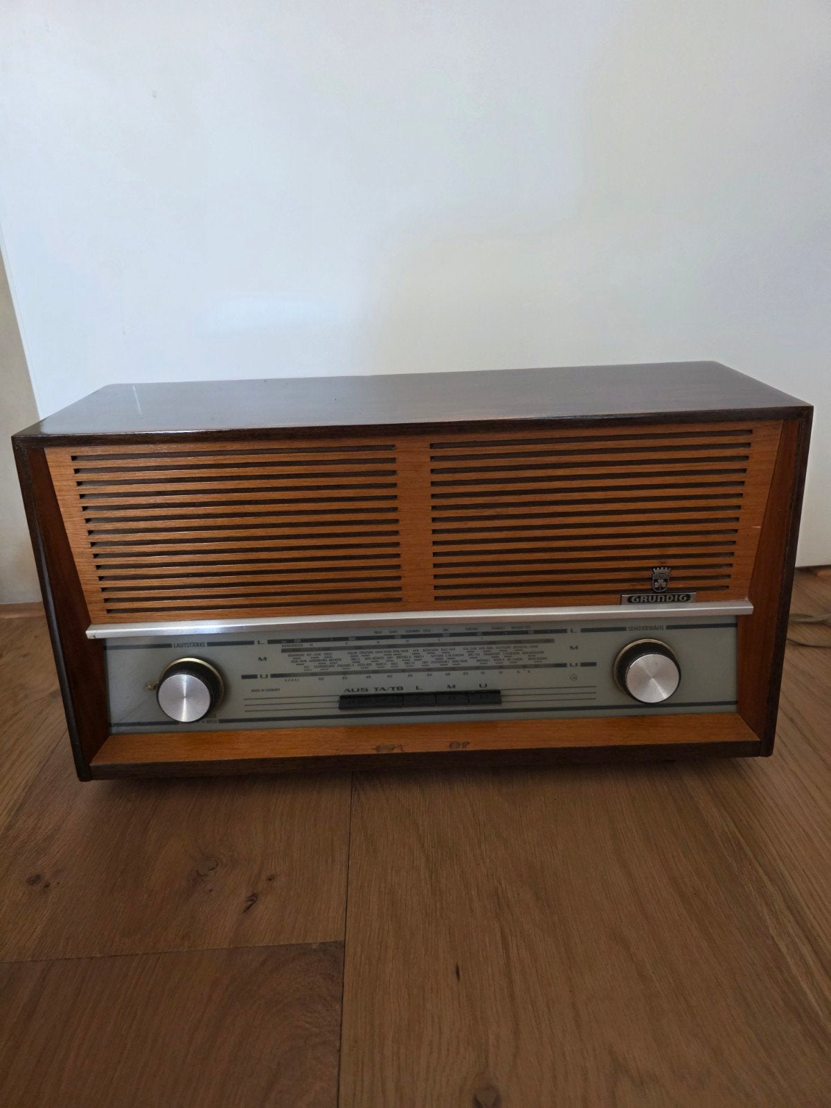 Vintage Grundig Radio Type RF 120 - Klassieke Buizenradio, Audio, Tv en Foto, Radio's, Ophalen, Gebruikt, Radio