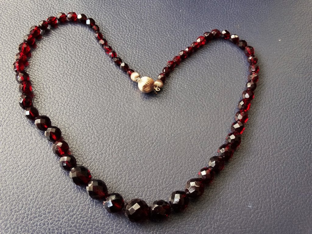 Ketting met facet geslepen granaten gouden bolslot, en chute, Sieraden, Tassen en Uiterlijk, Antieke sieraden, Verzenden, Goud