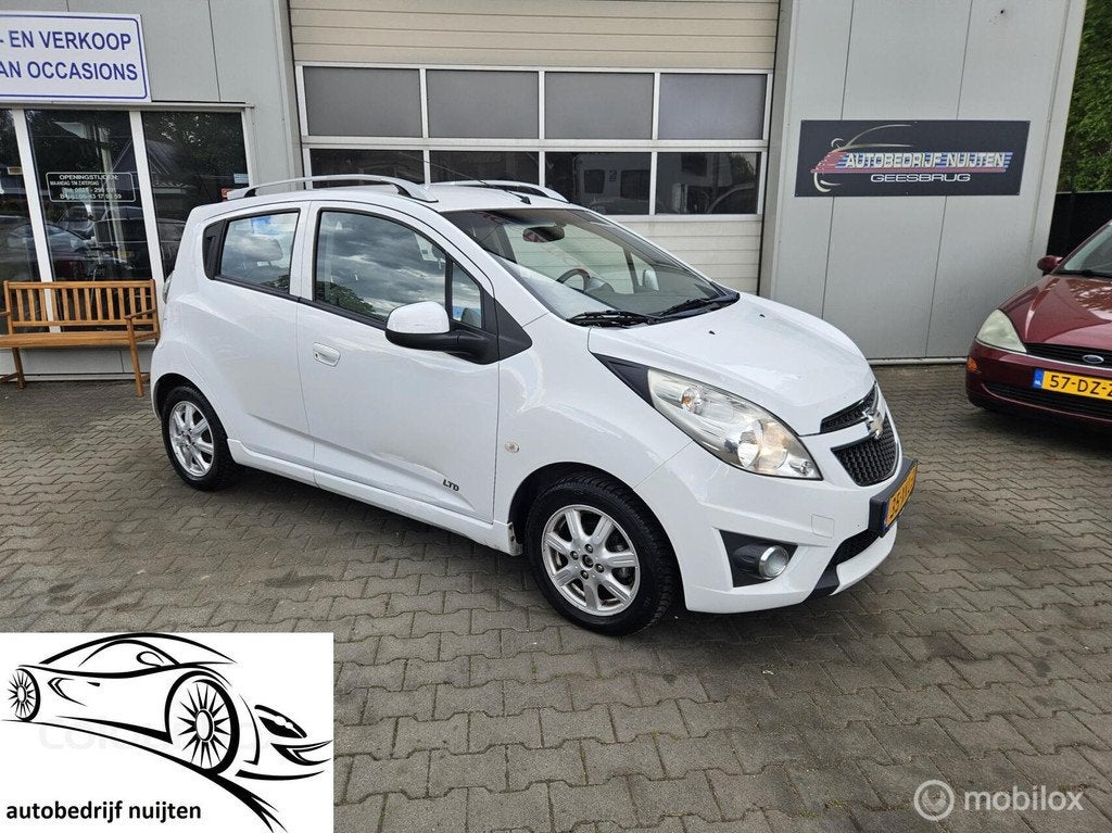 Chevrolet Spark 1.0 16V LT White Limited Edition Bi-Fuel, Auto's, Euro 5, 15 km/l, 4 cilinders, Parkeersensor