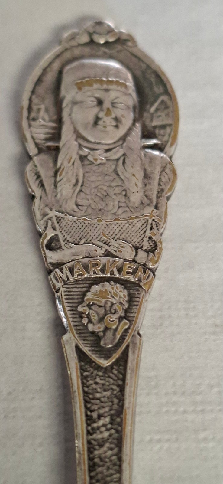 Verzilverde theelepel met Marken-motief, Antiek en Kunst, Ophalen of Verzenden