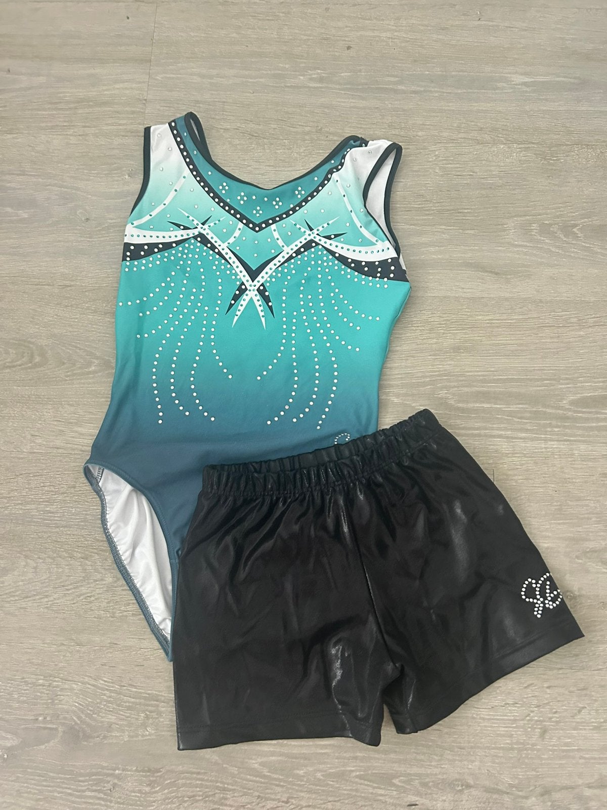 NIEUW Turnpakje + Broekje, Sport en Fitness, Turnen, Kindermaat 146 t/m 176, Ophalen of Verzenden, Zo goed als nieuw, Turnpak(je)