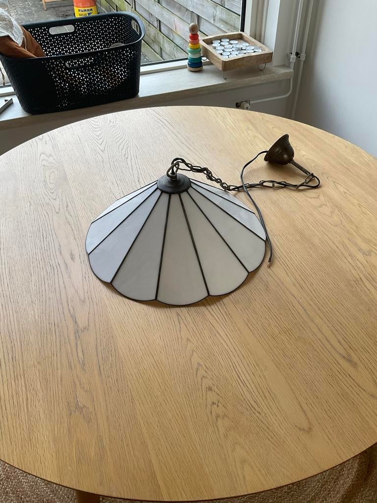 Vintage Tiffany Stijl Hanglamp - Wit Glas en Metaal, Huis en Inrichting, Lampen | Hanglampen, Ophalen, Gebruikt, Glas, Minder dan 50 cm