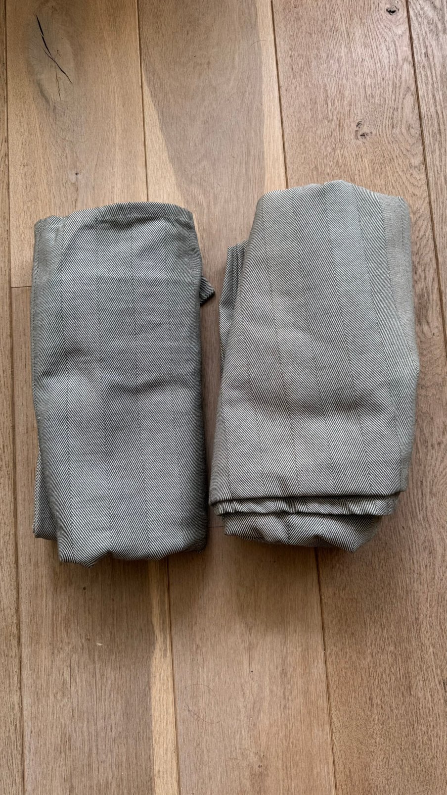 Gordijnen. Tibast. 145x300. 2 stuks., Ophalen, Zo goed als nieuw, Groen
