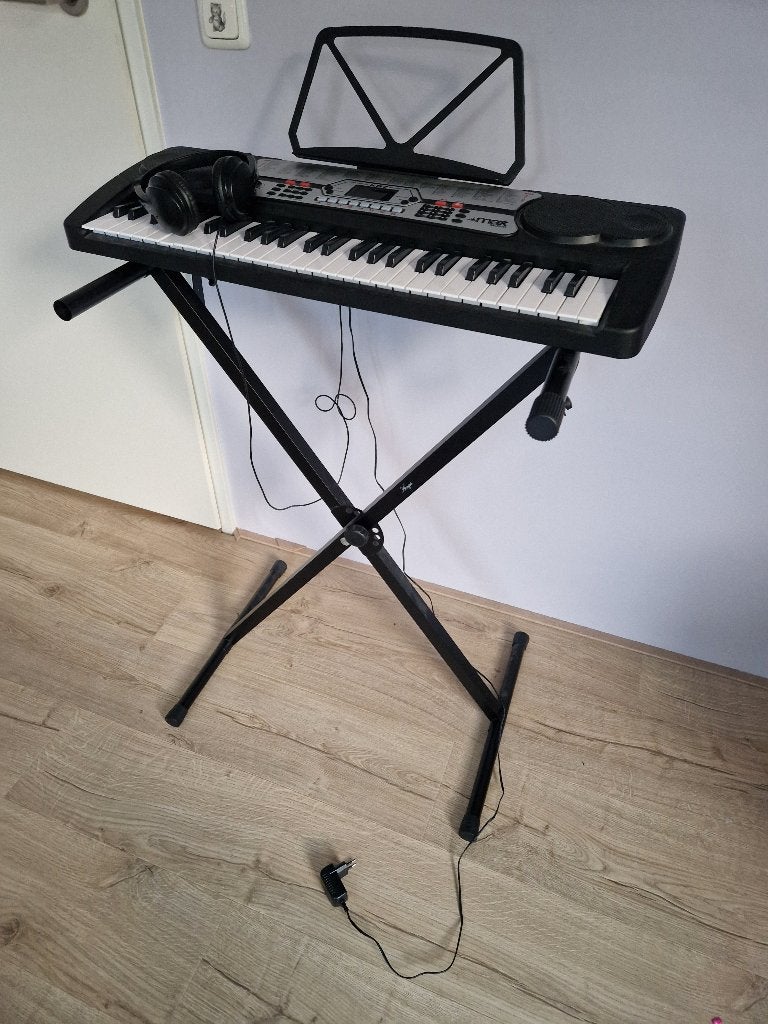Max Music KB7 keyboard met standaard en koptelefoon, Muziek en Instrumenten, Keyboards, Gebruikt, Overige aantallen, Met standaard