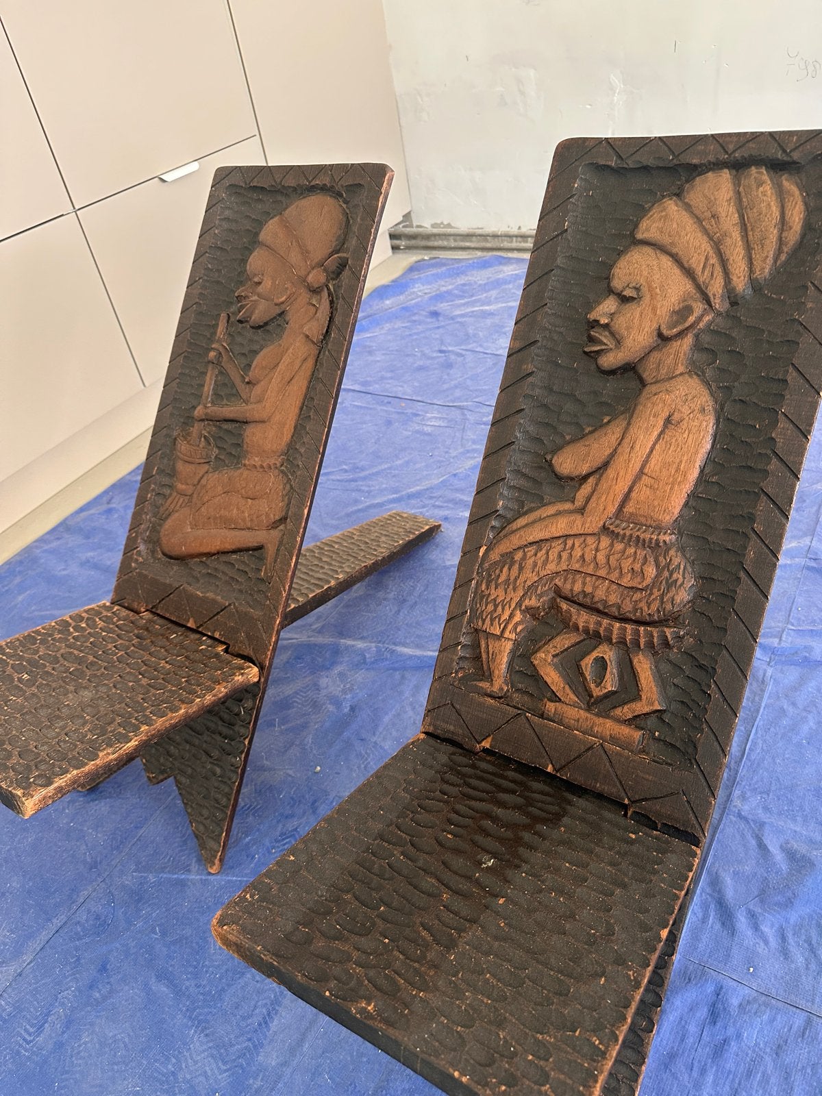 Set van 2 handgesneden Afrikaanse vouwstoelen, Ophalen