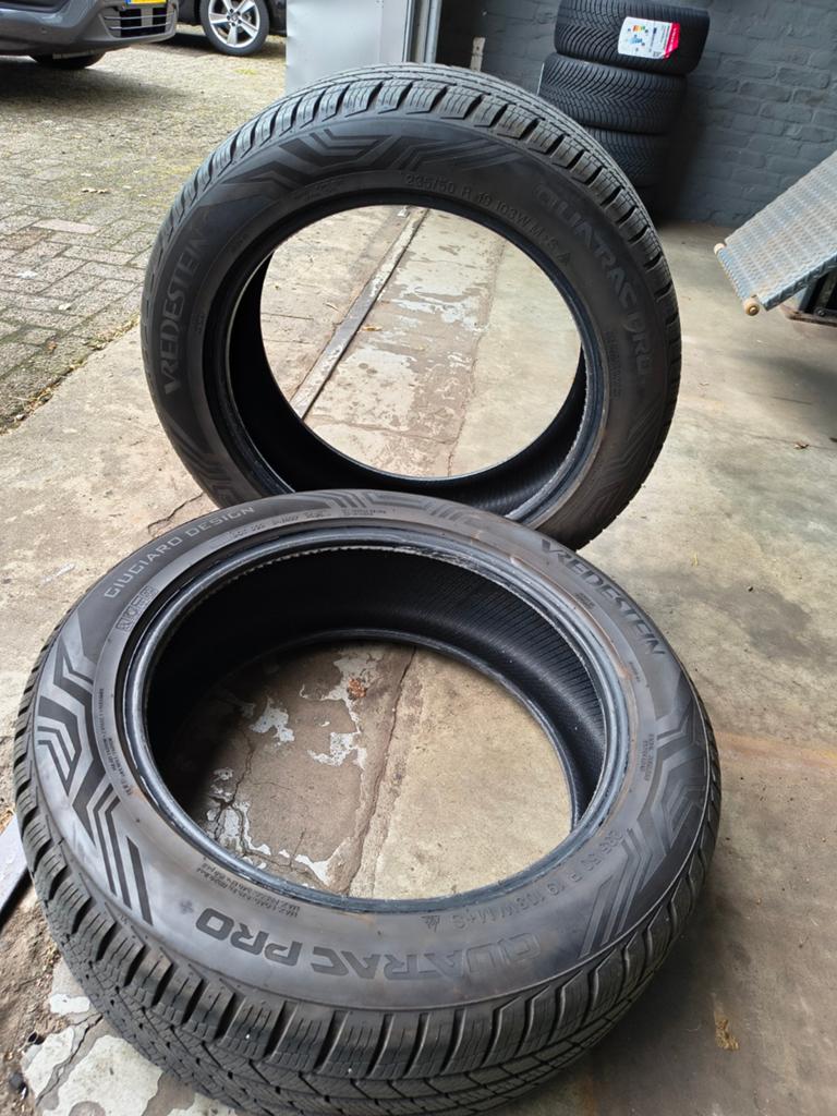 Vredestein Quatrac Pro + 235 50 R19, Gebruikt, 235 mm, All Season, Band(en)