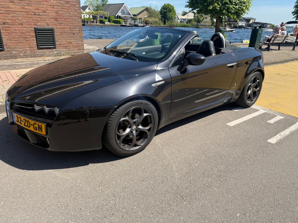 Alfa Romeo Spider 2.2 JTS 2008 Zwart Inruil mogelijk, Auto's, Alfa Romeo, Zwart, 4 cilinders, Cabriolet, 1505 kg