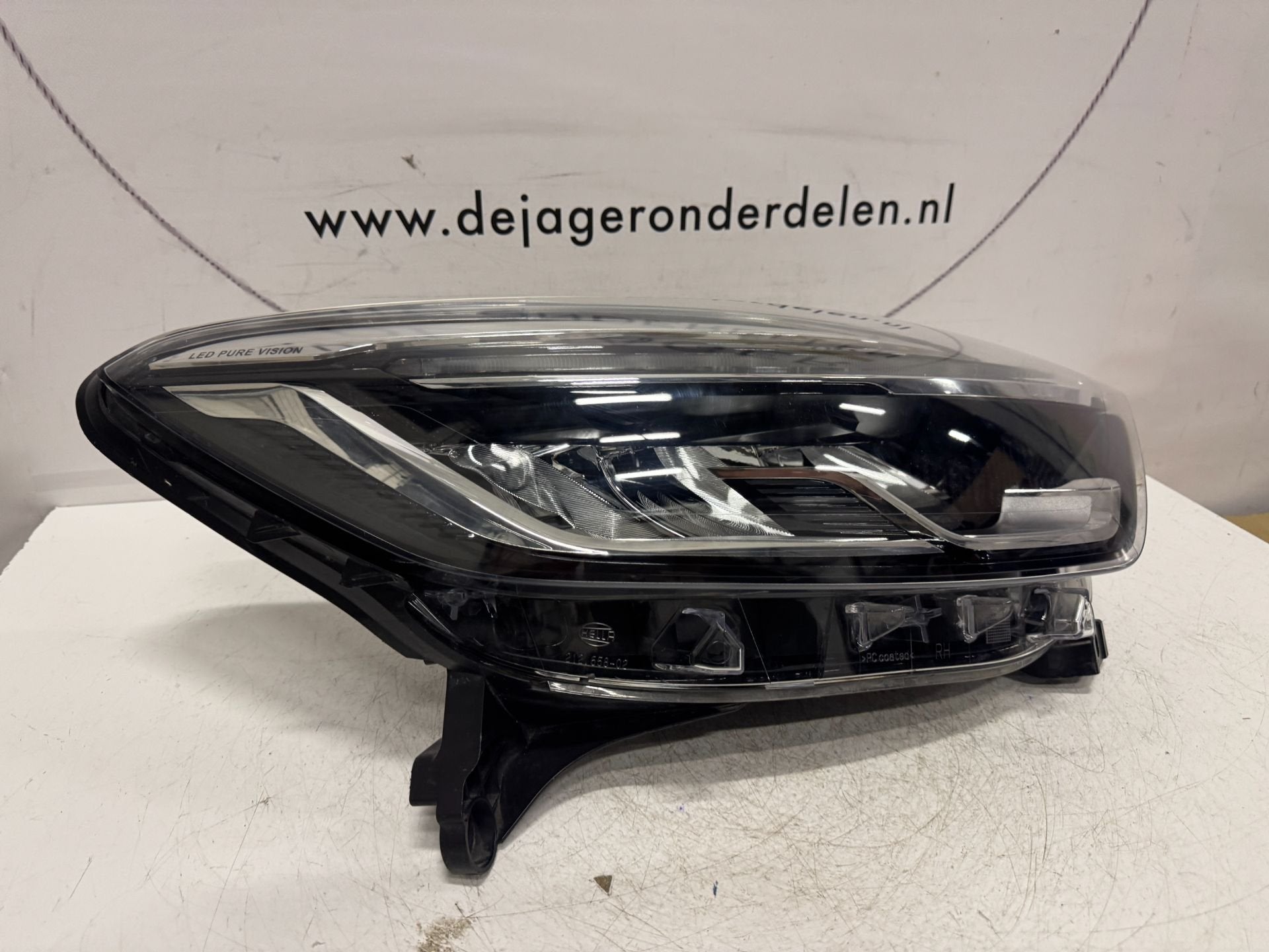 RENAULT CAPTUR FACELIFT VOL LED KOPLAMP RECHTS 260107244R, Renault Group, Gebruikt, Contact.group@renault.com, Renault