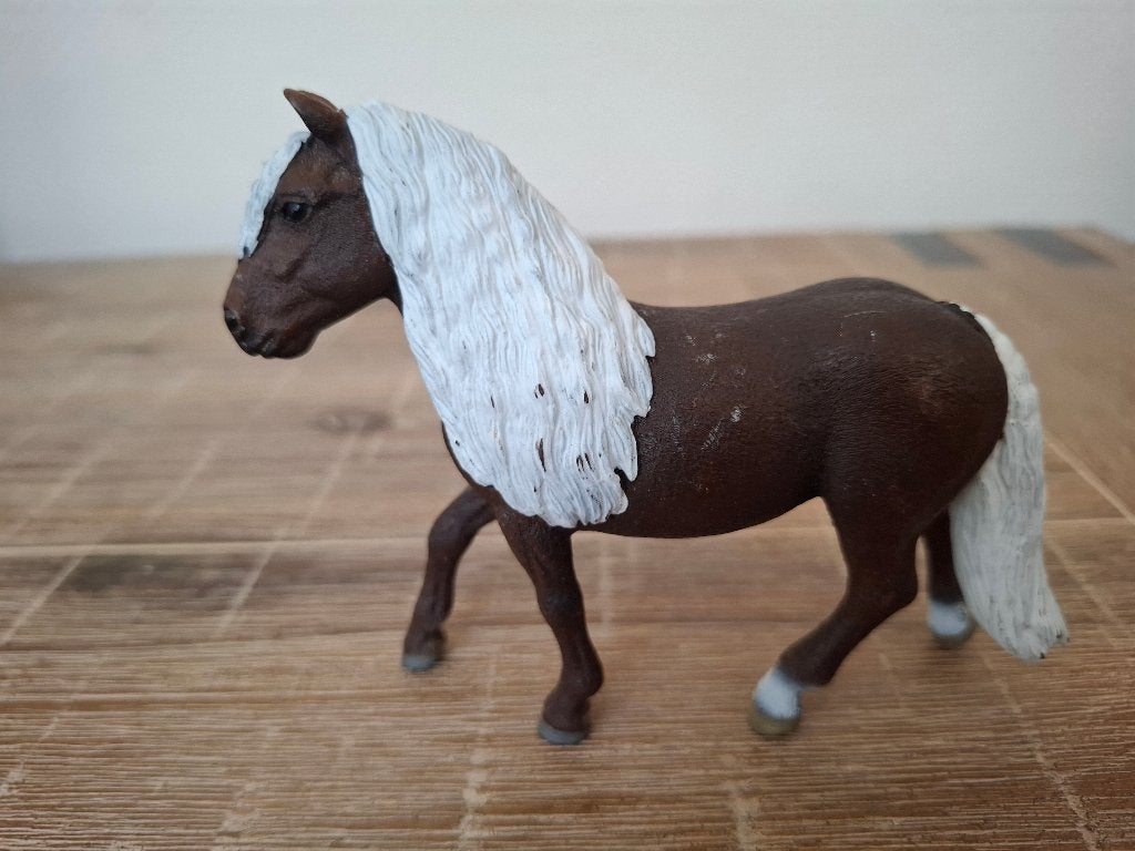 Schleich 13898 Zwarte Woud merrie paard, Ophalen of Verzenden, Zo goed als nieuw