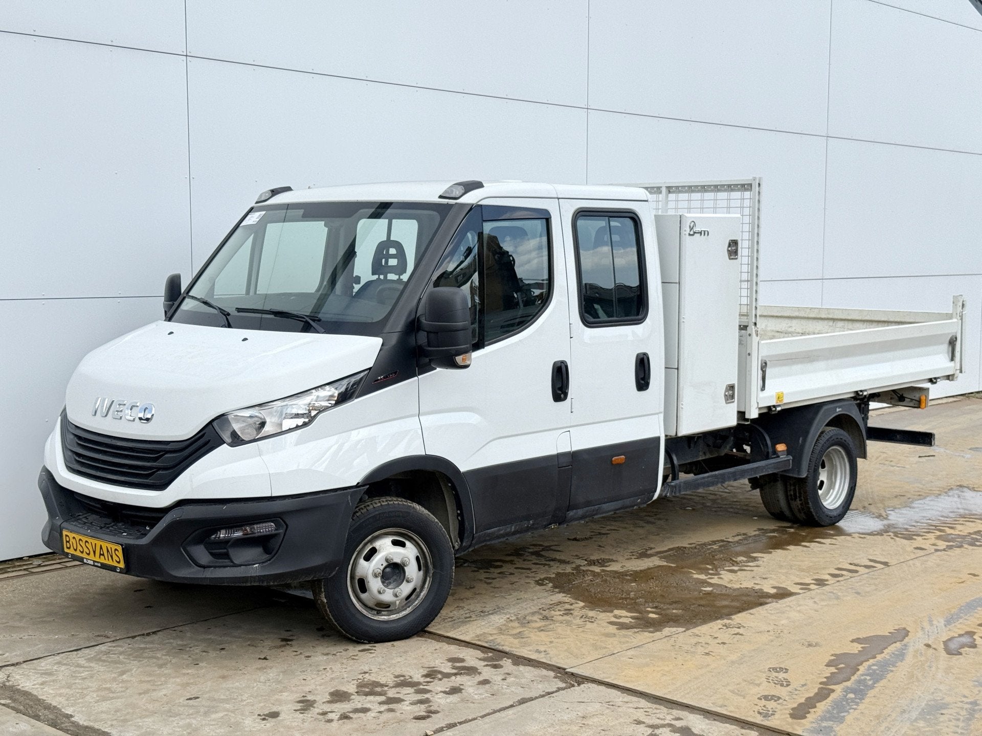Iveco Daily 35C16 3.0 Dubbele Cabine Kipper Dubbellucht 3,5t, Auto's, Achterwielaandrijving, Gebruikt, Zwart, Iveco
